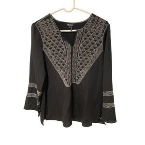 Nic + Zoe black bell sleeve vneck top size small